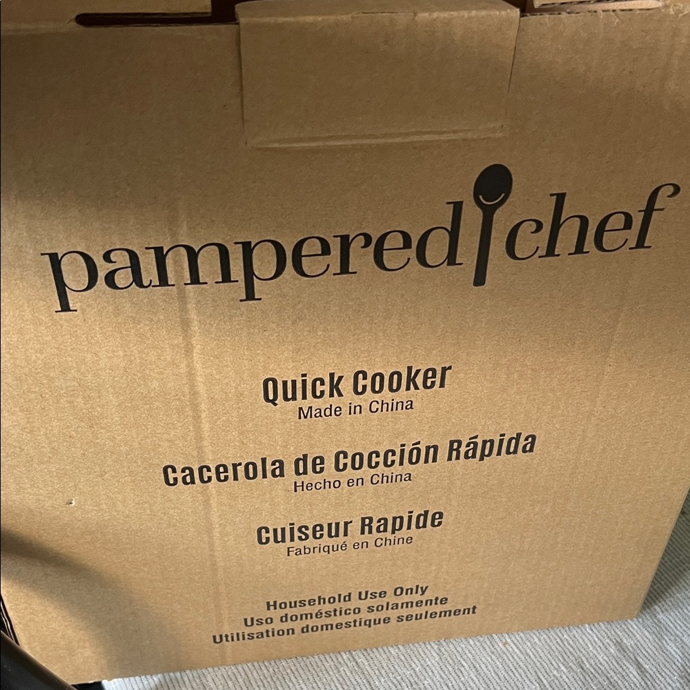 Pampered Chef Black and Silver Quick Cooker. NEW IN BOX - Picture 10 of 11
